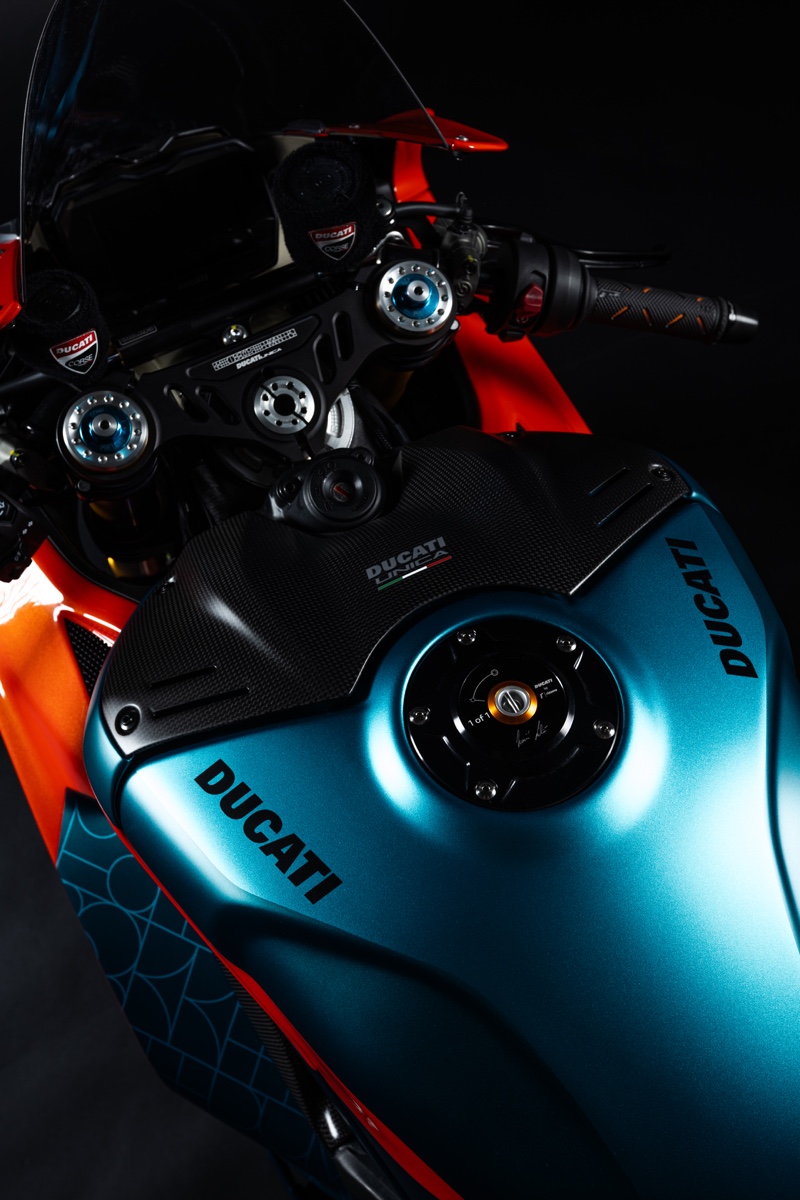 Motocykel Ducati Unica Panigale V4 Henry of Paris