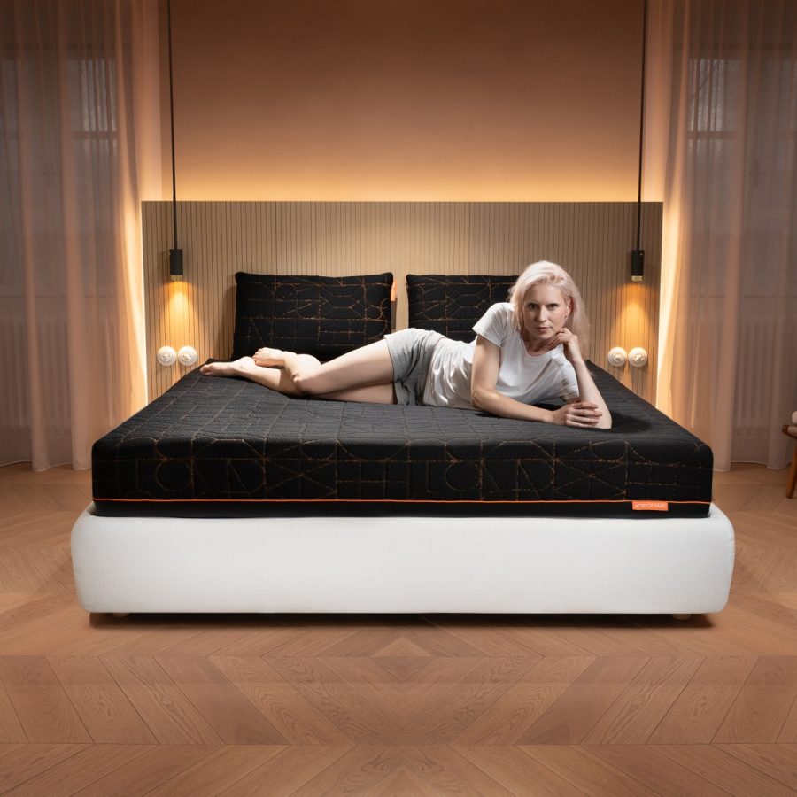 Trône du Sommeil čierny matrac na posteľ Henry of Paris